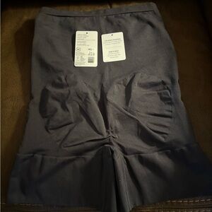 Jockey black High-Waist Mid-Thigh Short